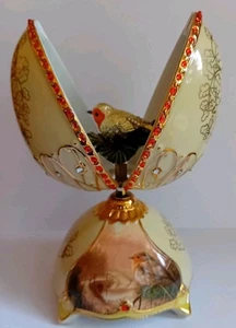 Jewel of Nature Wind Up Sankyo Musical Robin Egg Music Box - Picture 1 of 14