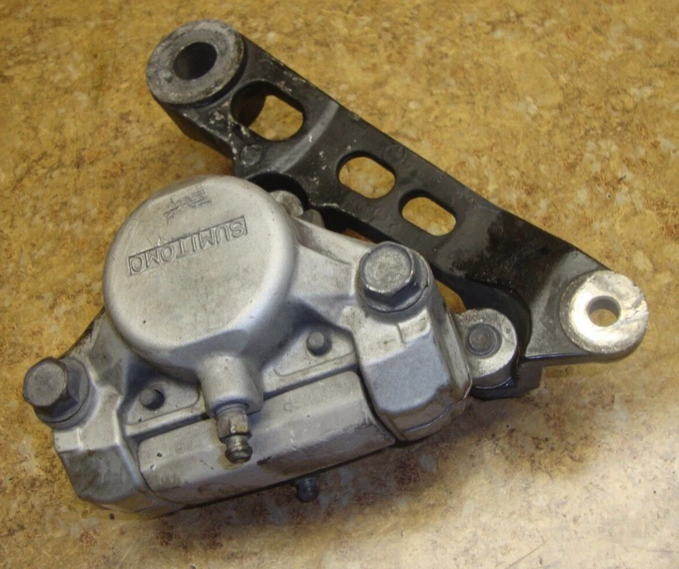 Yamaha FZR600 1996 FZR 600 R FZR600R soporte de pinza de freno de disco trasero 1995 Foto 1 de 1