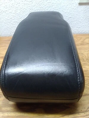 FRONT SEAT ARMREST  FOR 2003-2011 LINCOLN TOWN CAR Foto 1 de 4