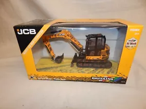 BRITAINS JCB MIDI EXCAVATOR 86C-2 MUDDY VERSION 43279 BNIB 1:32 - Picture 1 of 4