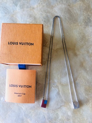 LOUIS VUITTON（LV） Louis Vuitton .925 Argento Coppa America 25"" pollici catena + bandiera + ciondoli con vetro $795