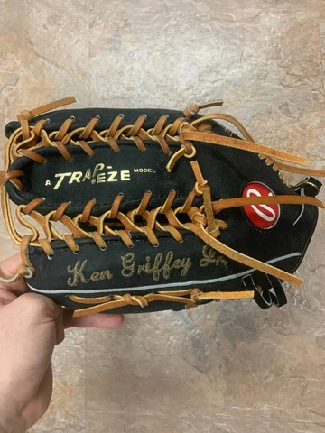 ken griffey jr game used glove 1996 Cover