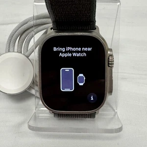 Apple Watch Ultra 2 Titanium 49mm w/Green Band Cellular Unlocked GPS WIFI #94 - Photo 1 sur 6