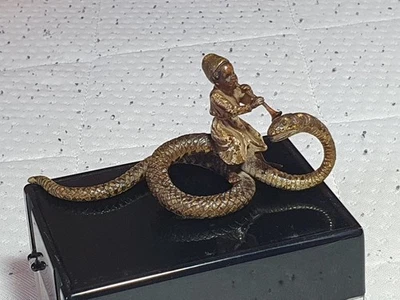 Wiener Bronze Original Bronzefigur Junge auf Schlange Flötenspieler Um 1900 - Bild 1 von 4