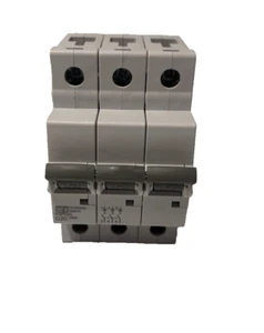 DORMAN SMITH 20 AMP CURVA D 10kA INTERRUPTOR DE CIRCUITO TRIPLE POLO MCB K3PD20 - Imagen 1 de 3