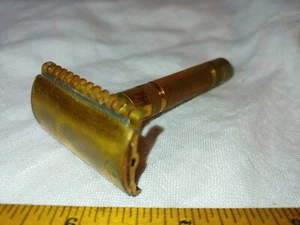 Vintage 1930s? Gillette Fat Handle Double Edged Safety Razor Gold Tone Long Comb - Picture 1 of 10