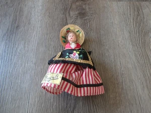 VINTAGE POUPEES MAGATI PLASTIC DOLL  5 INCH TALL - Picture 1 of 2