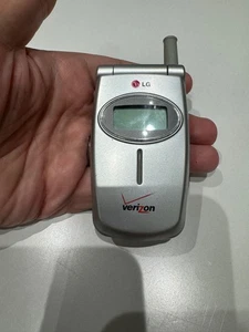 Vintage LG Verizon Flip Phone – For Parts/Repair – No Charger – Classic Design - Picture 1 of 8