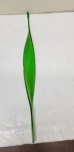 ART GLASS GREEN LEAF BLADE TWIST LONG STEM GLASS FLOWER 19 3/4" - Picture 1 of 4