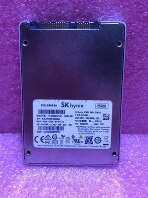 Strong-IT Dell  HG3NP 256GB 2.5" 6GBPS SATA SSD - Image 1 of 3