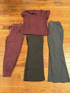 Lot Of Scrubs 1 Top And 3 Bottoms Size Womens Medium - Picture 1 of 11
