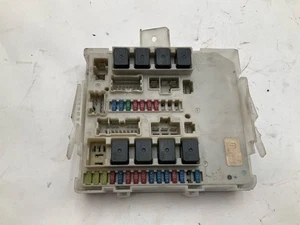 2007 NISSAN TITAN 5.6L Cabin Fuse Relay Box OEM - Picture 1 of 5