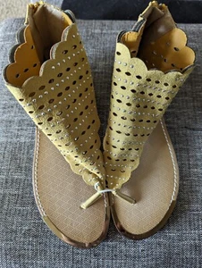 IF Carrini International Fashion Women Size 6 - Picture 1 of 5