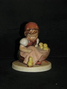 Goebel Hummel Figur Nr. 57/0 "Kükenmütterchen", 2. Wahl, TMK 6 - Picture 1 of 1