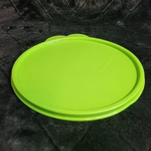 Tupperware Lime Green 6" Wonderlier "C" Replacement Lid #2541D-1 Butterfly Tab - Picture 1 of 5