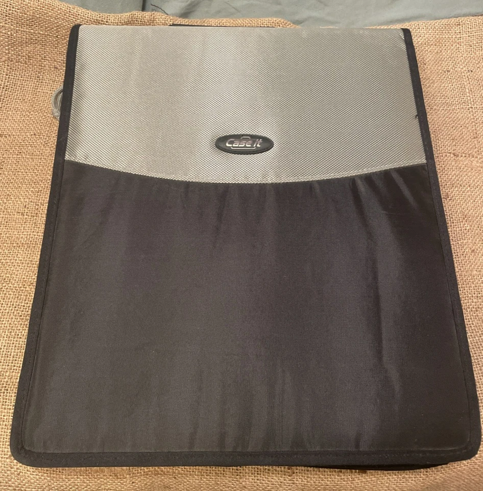Large CASE IT Zippered 192 CD/DVD Double Three Ring Binder Storage Holder - Image 1 of 4