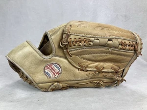 Vintage Spaulding baseball glove, Signed Jim Palmer A CY Young Award Winner. - Picture 1 of 18