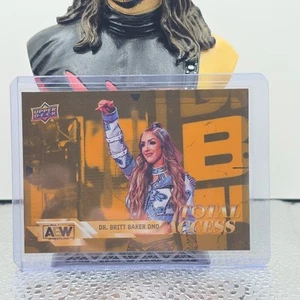 Tarjeta de lucha amarilla 2024 Upper Deck AEW Total Access #TA-1 Dr. Britt Baker DMD - Imagen 1 de 2