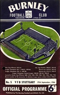 27.09.1966 Burnley FC - VfB Stuttgart mit Autogrammen (Gunther Siebold, ...) - Bild 1 von 3