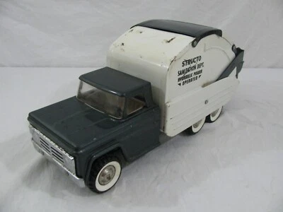 Structo Operating Hydraulic Turbine Sanitation garbage Truck w/ Motor Sound - Image 1 of 4