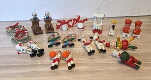 Lot Of 20 Vintage Wooden Christmas Ornaments  assortment Wreath, Telephones… - Picture 1 of 12