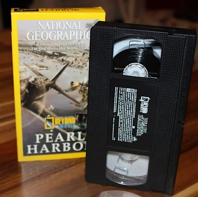 📼 National Geographic – Pearl Harbor: Beyond The Movie (VHS, 2001) Foto 1 de 3