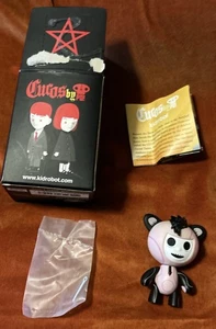 Kidrobot Teddy David Bear 3" Vinyl Figure by Patricio Oliver in Box w/ Accessory - Picture 1 of 5