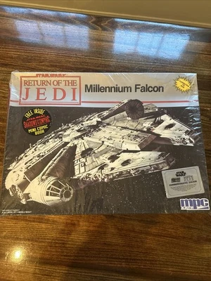 Star Wars Return Of The Jedi Millennium Falcon Commemorative Model Kit - Image 1 of 4