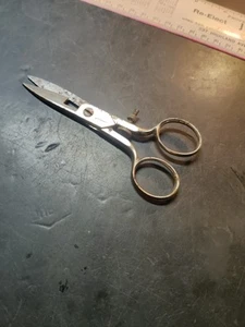 Vintage Button Hole Scissors By Stiletto - Picture 1 of 3