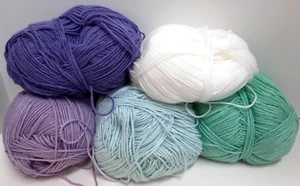 1 Pfund 11 Unzen Garn #4 Medium Menge 5 Teilknäuel Lila Blau Grün Weiß - Bild 1 von 7