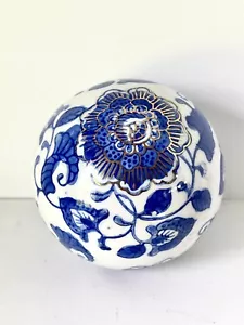 Bola de porcelana china azul y blanca ORB con diseño chinoiserie - Imagen 1 de 8