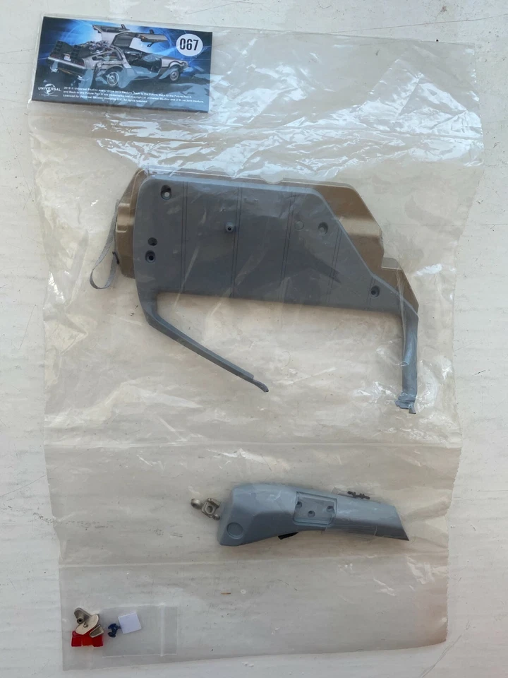 1:8 Scala Eaglemoss Ritorno Al Futuro Costruire il Proprio Delorean Numero 67 - Immagine 1 di 1