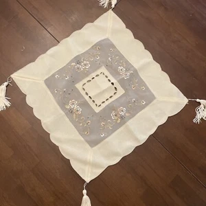 Embroidery Tablecloth 16"16" Handmade - Picture 1 of 6