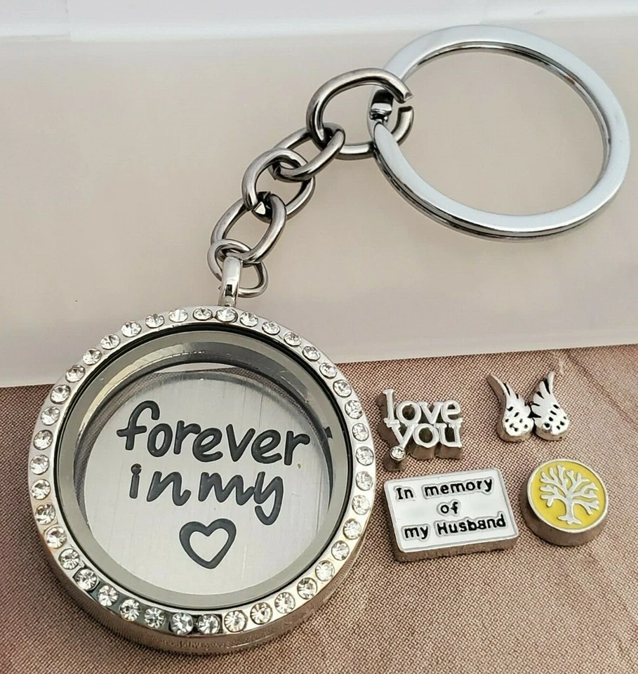 In Memory Memorial Keepsake Locket Memory Dad Mom Aunt Floating charms - Image 1 of 1