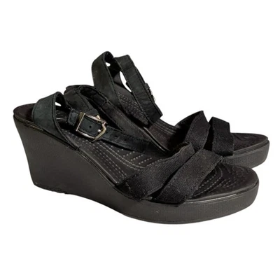 Sandalias Crocs Leigh II para mujer talla 7 negras correa al tobillo hebilla cuña cómoda Y2K  Foto 1 de 4