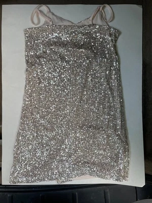 Vestido ceñido al cuerpo P. Classy Teen XL lentejuelas plateado brillante cuello en V baile Foto 1 de 4