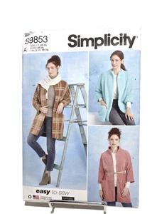 Simplicity S9853 Größen XS-XL fehlen Mäntel und Schal ungeschnitten werkseitig gefaltet. - Bild 1 von 5