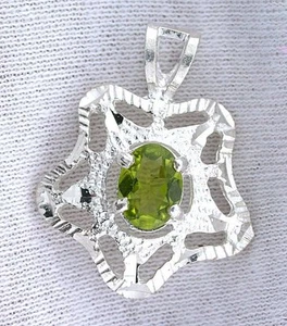 Pure Sterling Silver Oval Natural Peridot Gem Stone Gemstone Pendant EBS2384 - Picture 1 of 3