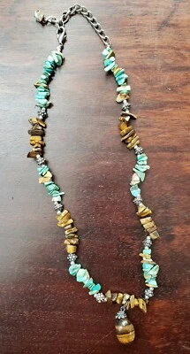 Collar de piedras preciosas de turquesa y ojo de tigre Foto 1 de 3