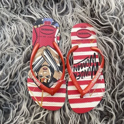 HAVAIANAS WONDER WOMAN FLIP FLOPS YOUTH SIZE  13/1 YOUTH NEW - Image 1 of 4
