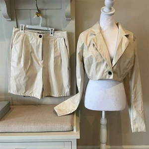 Pretty Little Things Women's Cream Cropped Blazer & Shorts Set OS 10 Casual Chic - Picture 1 of 5