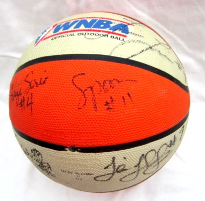 Lisa Leslie, Suzie Serio, Weatherpoon, Tina Thompson, A. Automático de baloncesto Scott WNBA Foto 1 de 4