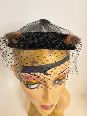 Cubierta de boufant de piel cinta negra velo caprichoso sin marca vintage de los años 50 Foto 1 de 4