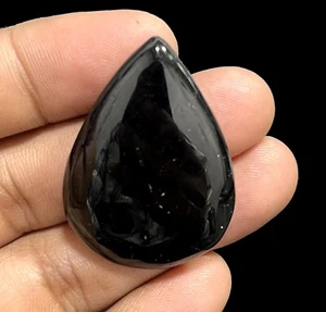 Piedra preciosa de turmalina negra natural de 60,40 quilates con forma de pera cabujón hecha a mano - Imagen 1 de 5