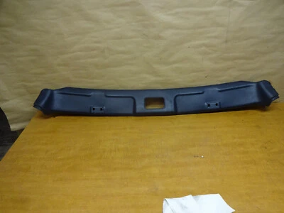 Maserati 4200 Spyder - Panel de parabrisas superior delantero P/N 66736000 Foto 1 de 4