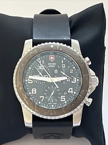 Victorinox Maverick II Swiss Army 24143 Chtonograph Men Watch With New Battery! - Picture 1 of 11