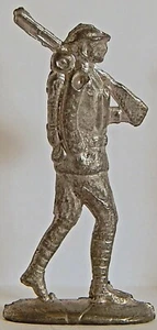 VINT LEAD SOLDIER WWI DOUGHBOY RIFLE ON SHOULDER ON BASE not marked - Picture 1 of 3