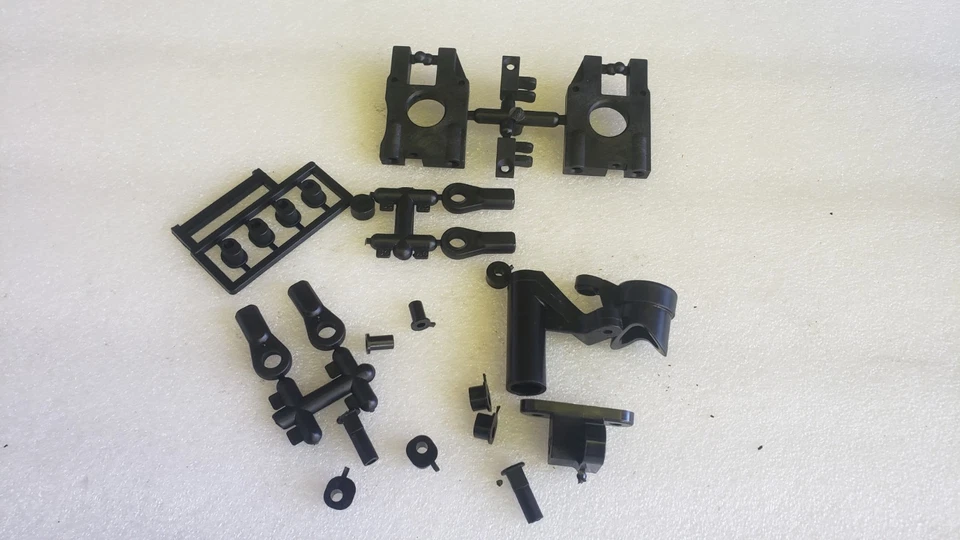 KYOSHO INFERNO MP9  TKI4  PLASTIC PARTS  - Image 1 of 1
