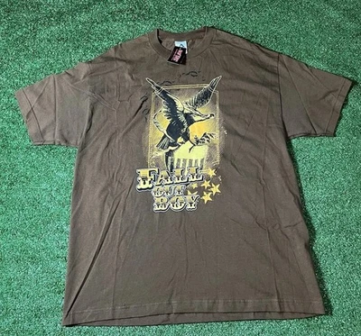 Camiseta De Colección Fall Out Boy Eagle Camiseta Y2k Banda de Rock Emo Punk Extra Grande Tema Caliente Foto 1 de 4