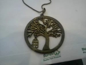 Hermoso Collar ÁRBOL TONO DORADO CON JAULA COLGANTE PARA PÁJAROS FAMILIA/SÍMBOLO DE PAZ ARTÍSTICO - Imagen 1 de 6